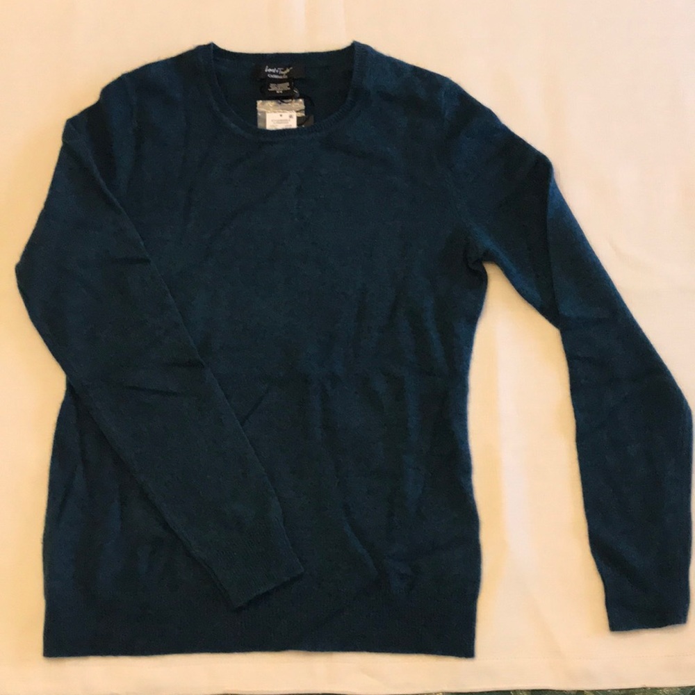Lord and Taylor 100% cashmere sweater size medium